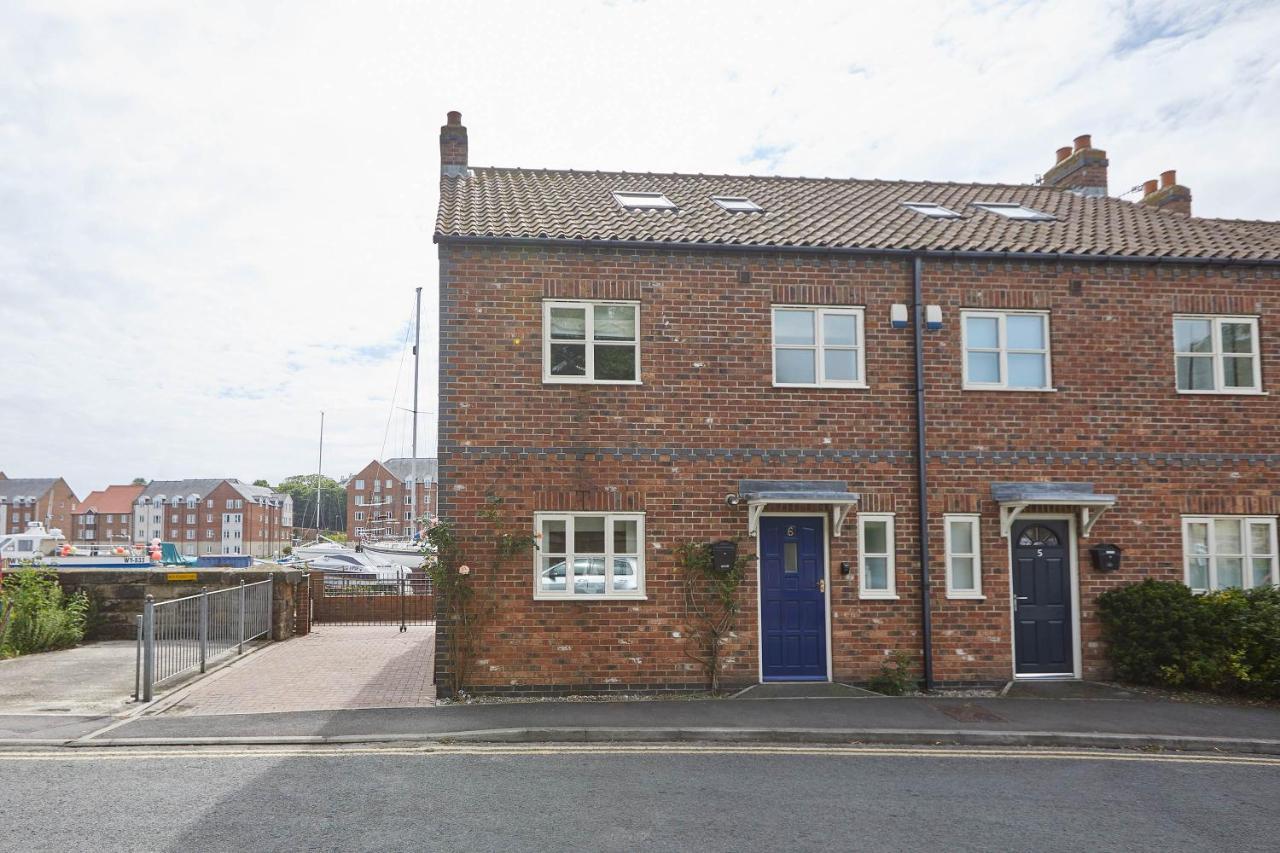 Host & Stay - The Railway Retreat Whitby Exterior photo